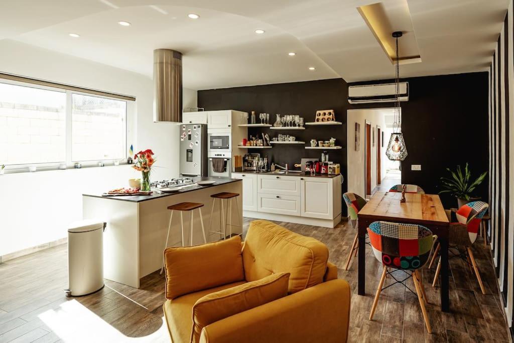 슬리에마 Luxury Designer Penthouse With Private Jacuzzi 아파트 외부 사진